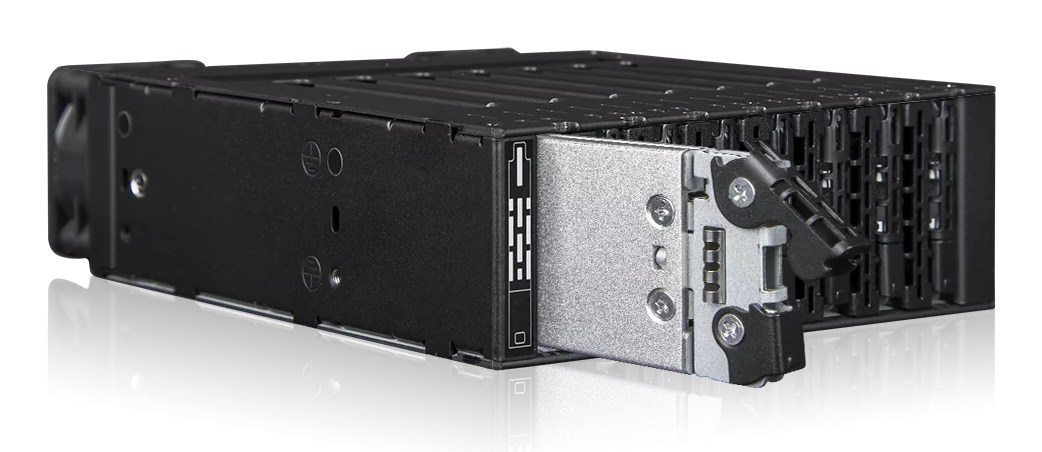 ICY DOCK ToughArmor MB873MP-B V2 kućište za 12x M.2 NVMe SSD (5.25")-7