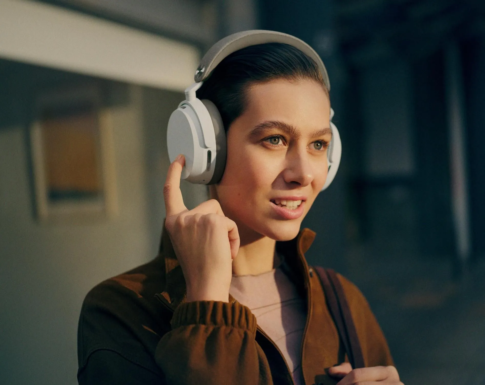Slušalice SENNHEISER Momentum 5 Wireless (bežične, Over-ear, ANC, Bluetooth 5.4, bijela boja) PREORDER-4