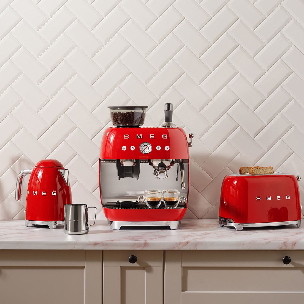 Smeg 50's Style Espresso Coffee Machine EGF03RDEU Red-16