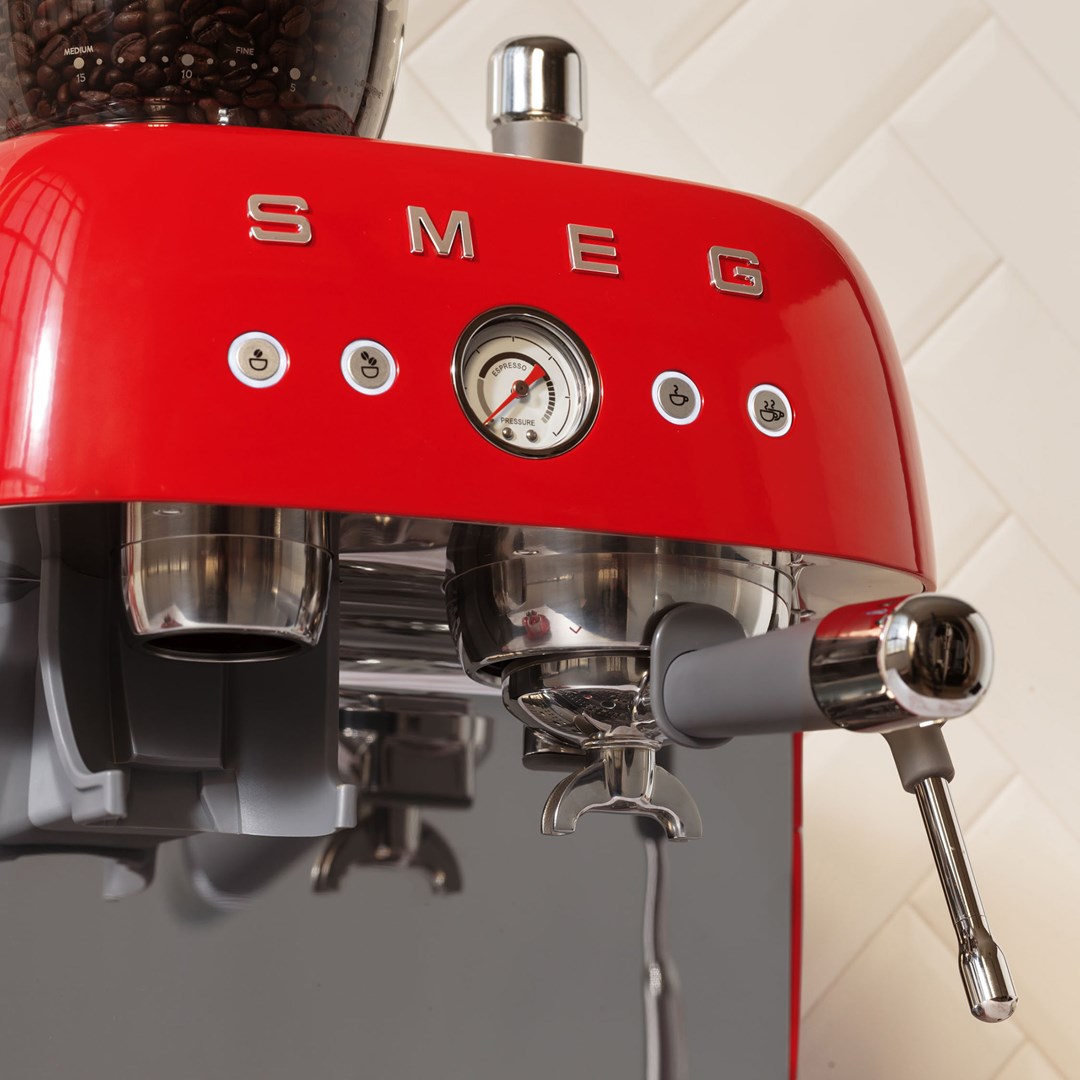 Smeg 50's Style Espresso Coffee Machine EGF03RDEU Red-25