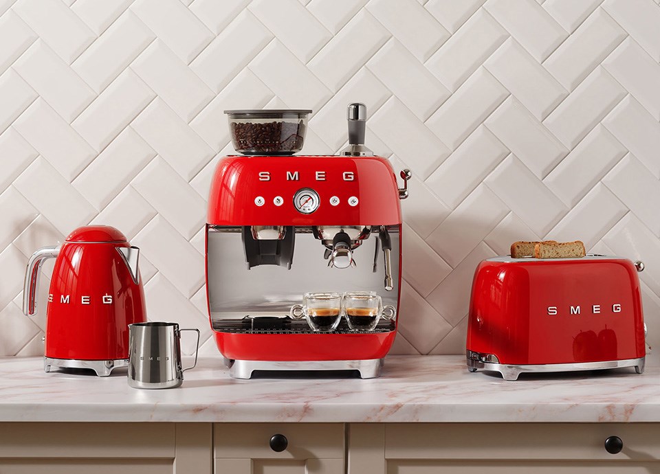 Smeg 50's Style Espresso Coffee Machine EGF03RDEU Red-26