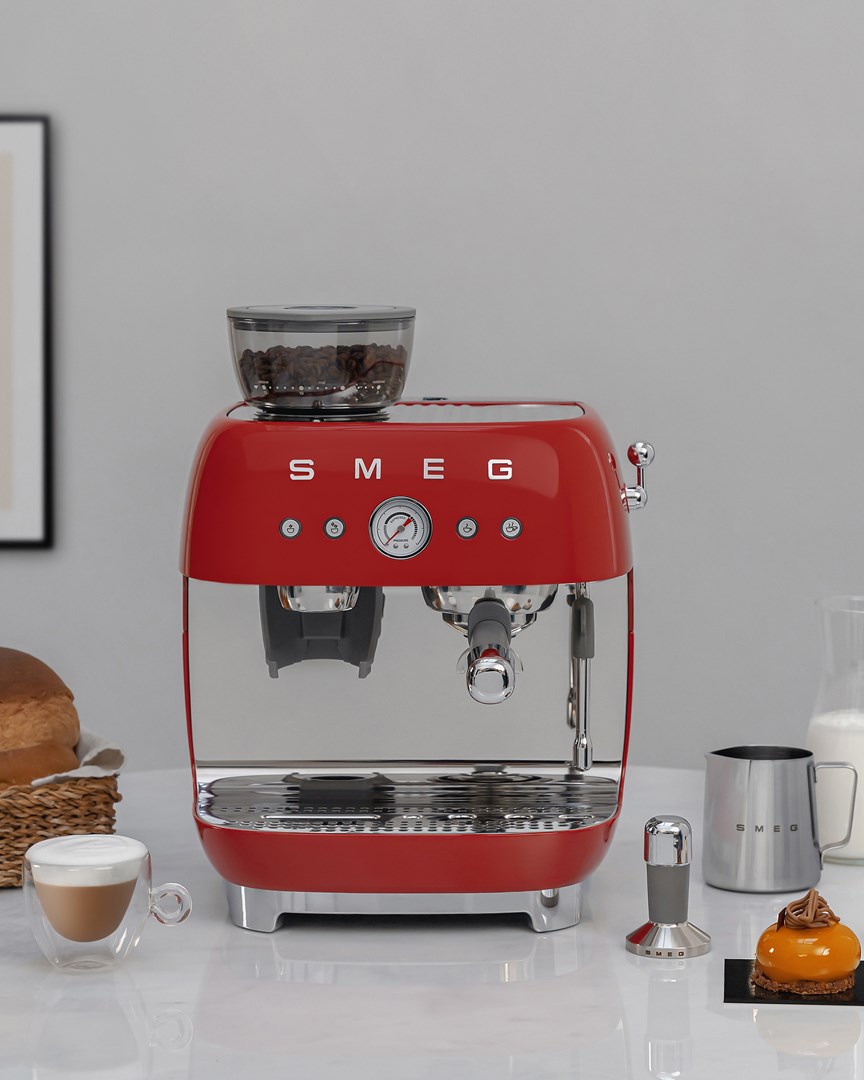 Smeg 50's Style Espresso Coffee Machine EGF03RDEU Red-19
