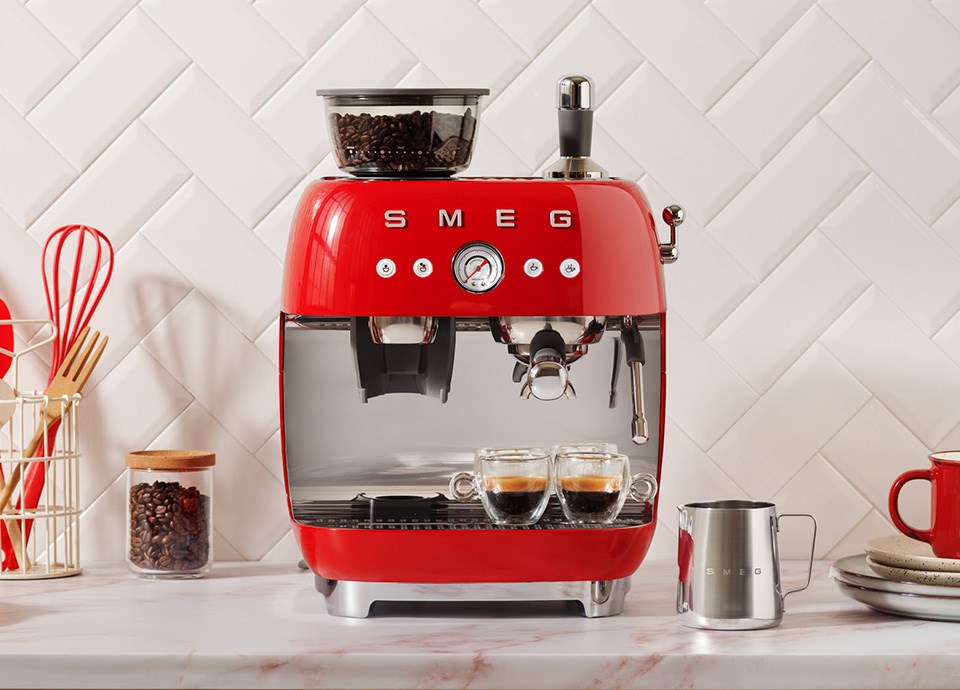 Smeg 50's Style Espresso Coffee Machine EGF03RDEU Red-27