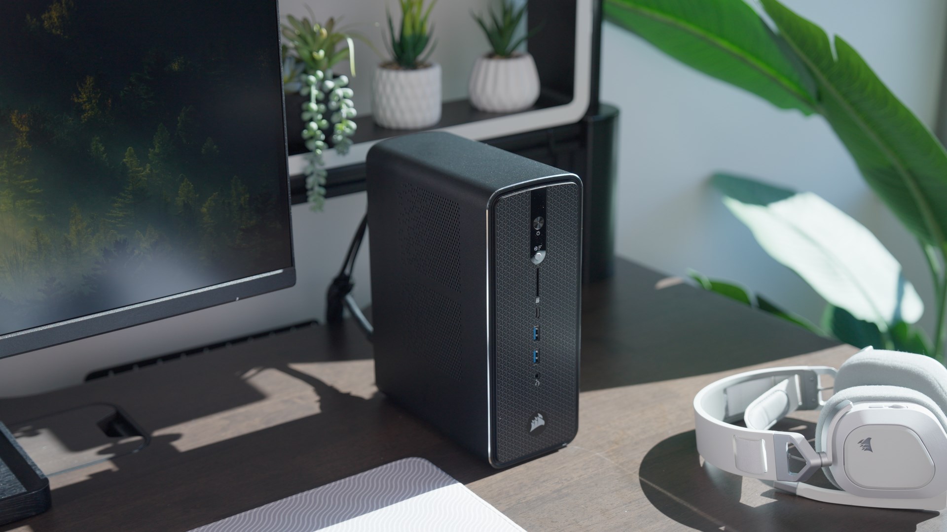 Corsair AI WORKSTATION 300 DESKTOP PC Copilot+ PC AMD Ryzen AI Max+ PRO 395 128 GB LPDDR5x-SDRAM 2x2 TB SSD Windows 11 Home SFF Black-2