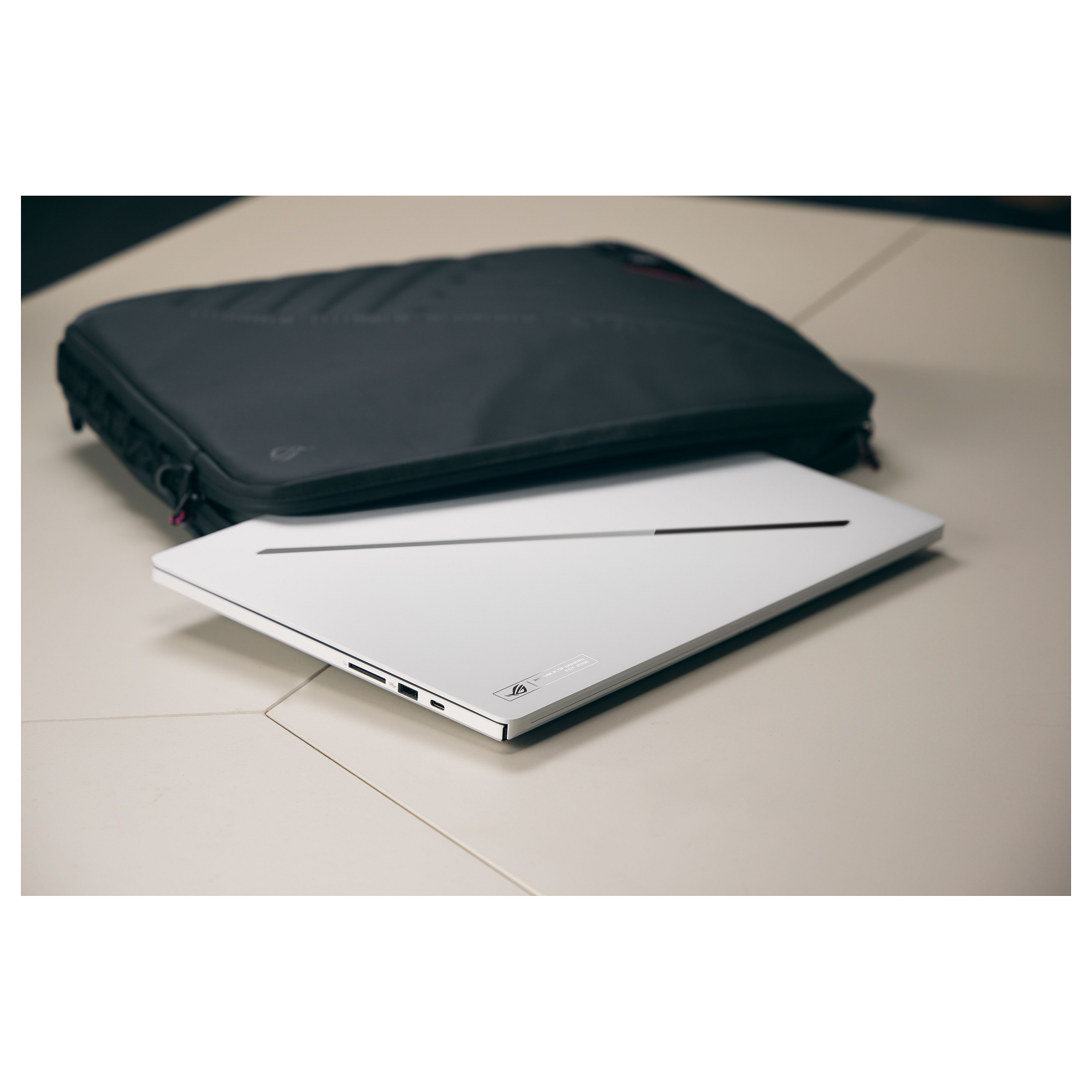 Laptop ASUS ROG Zephyrus G16 (16", OLED, 2.5K WQXGA, Intel Core Ultra 9 386H, 32GB, 1TB SSD, NVIDIA GeForce RTX 5070, Windows 11 Home, Non-HR tipkovnica)-6
