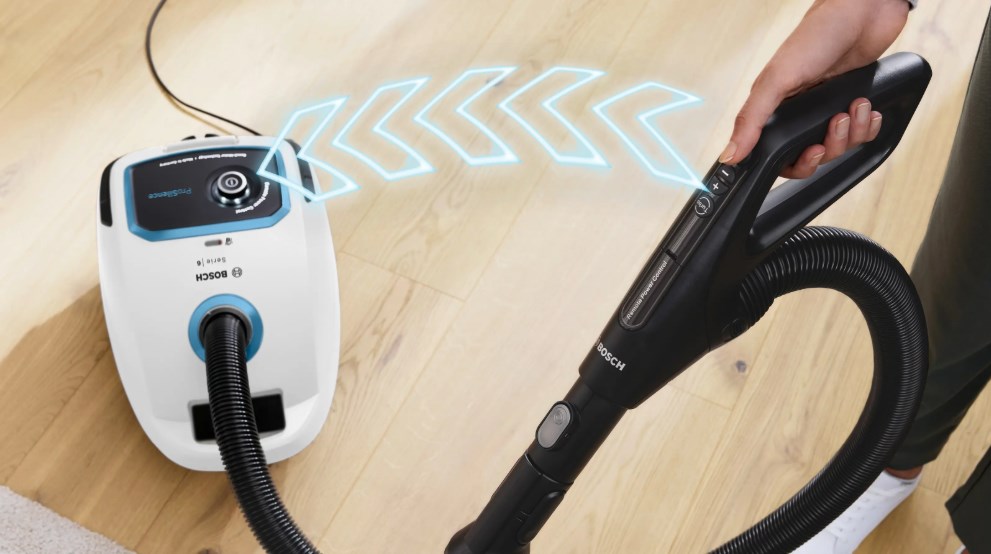 Usisavač s vrećicom BOSCH Serie 6 ProSilence BGB6SIL0L-9