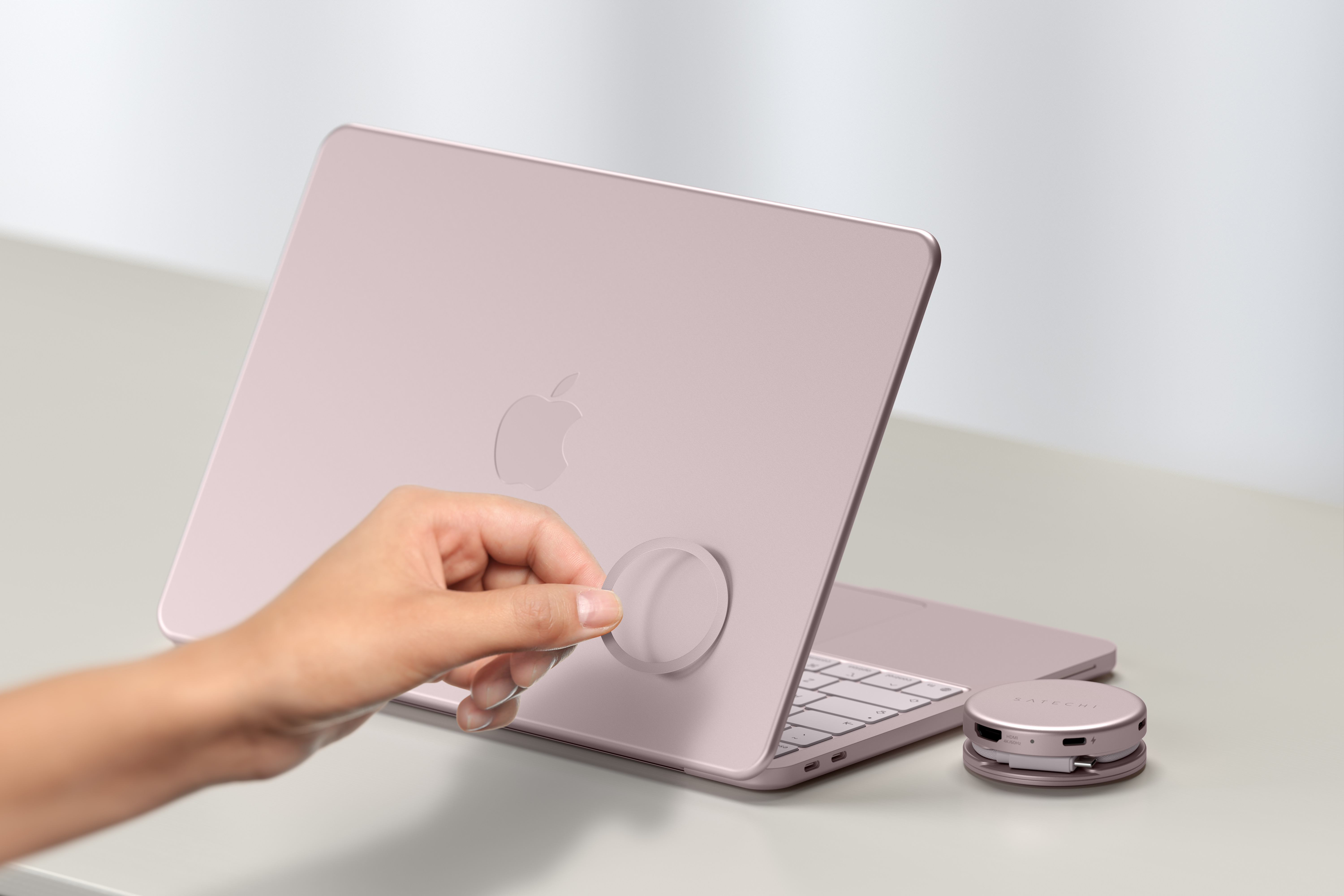 USB-C multiport adapter SATECHI On-the-Go 5-in-1, Blush boja-8