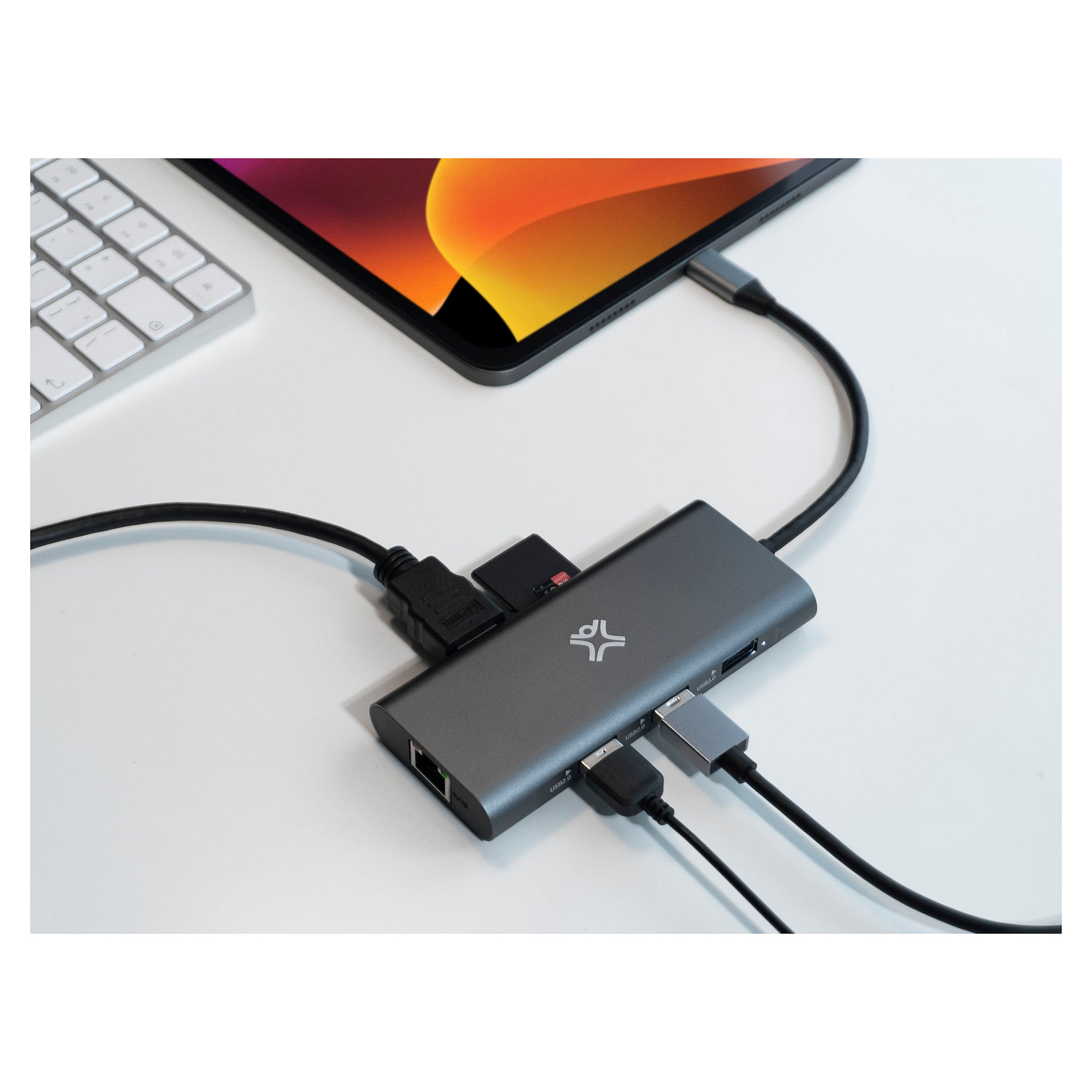 USB-C Hub XTREMEMAC 8-u-1 Multiport Adapter-3