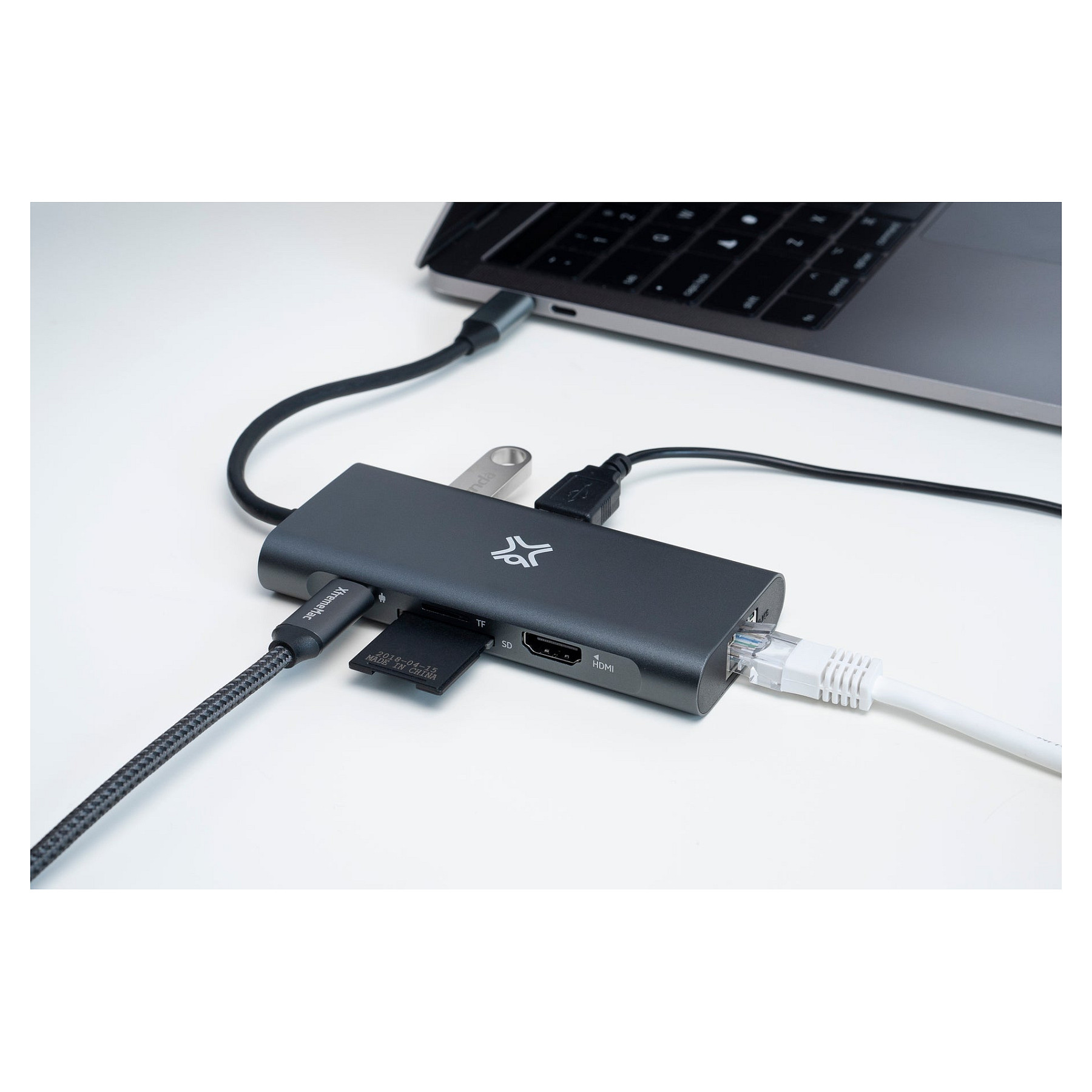 USB-C Hub XTREMEMAC 8-u-1 Multiport Adapter-7