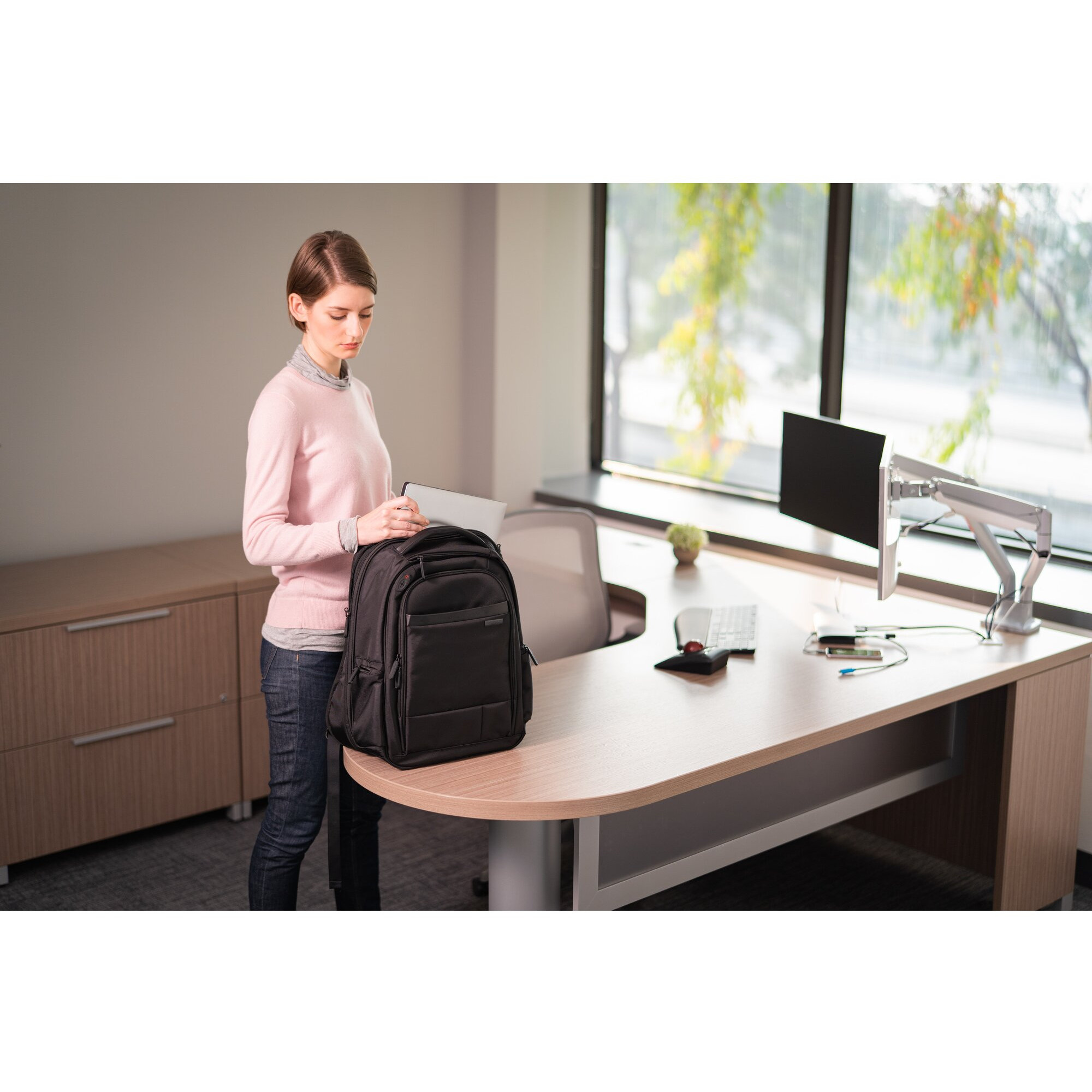 Kensington Notebookrucksack 15.6" Contour 2.0 Business-17