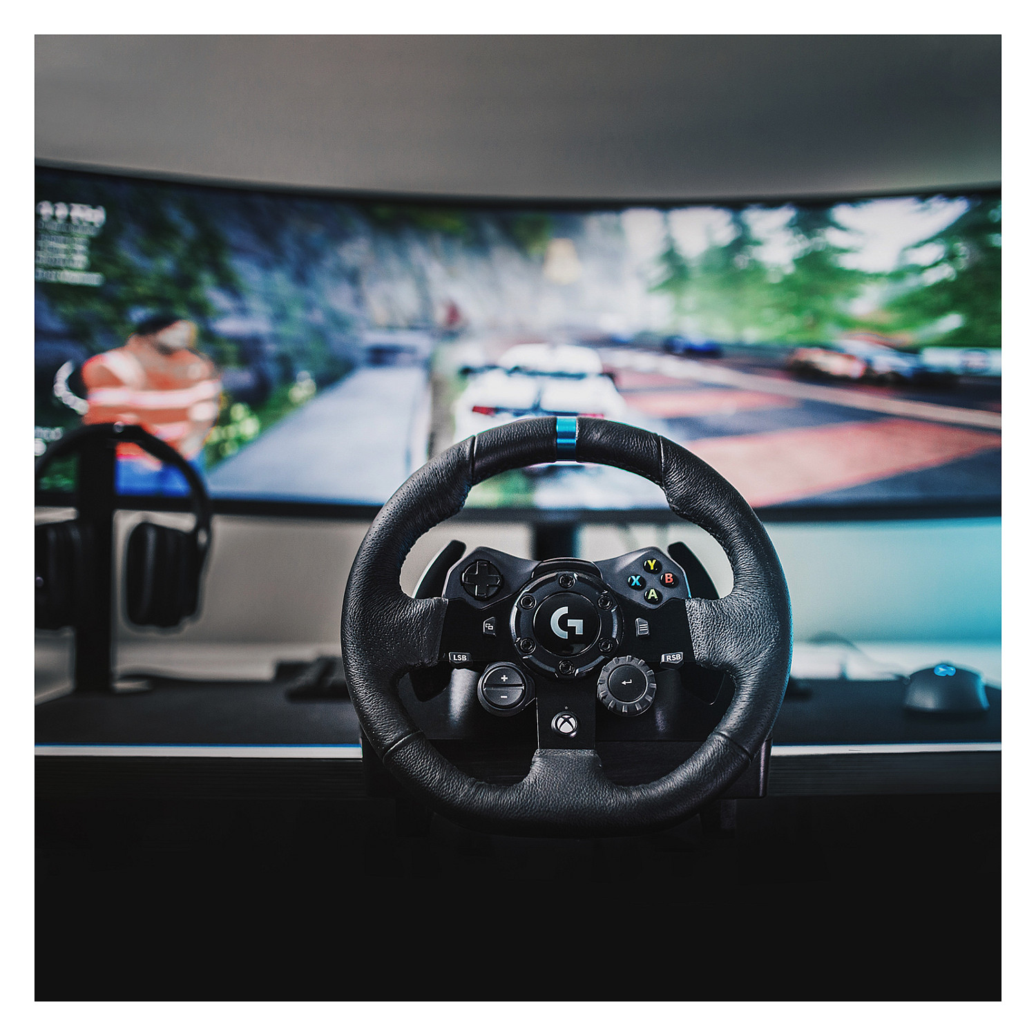 Logitech G923 Racing Wheel and Pedals for Xbox One and PC - N/A - N/A - EMEA-7