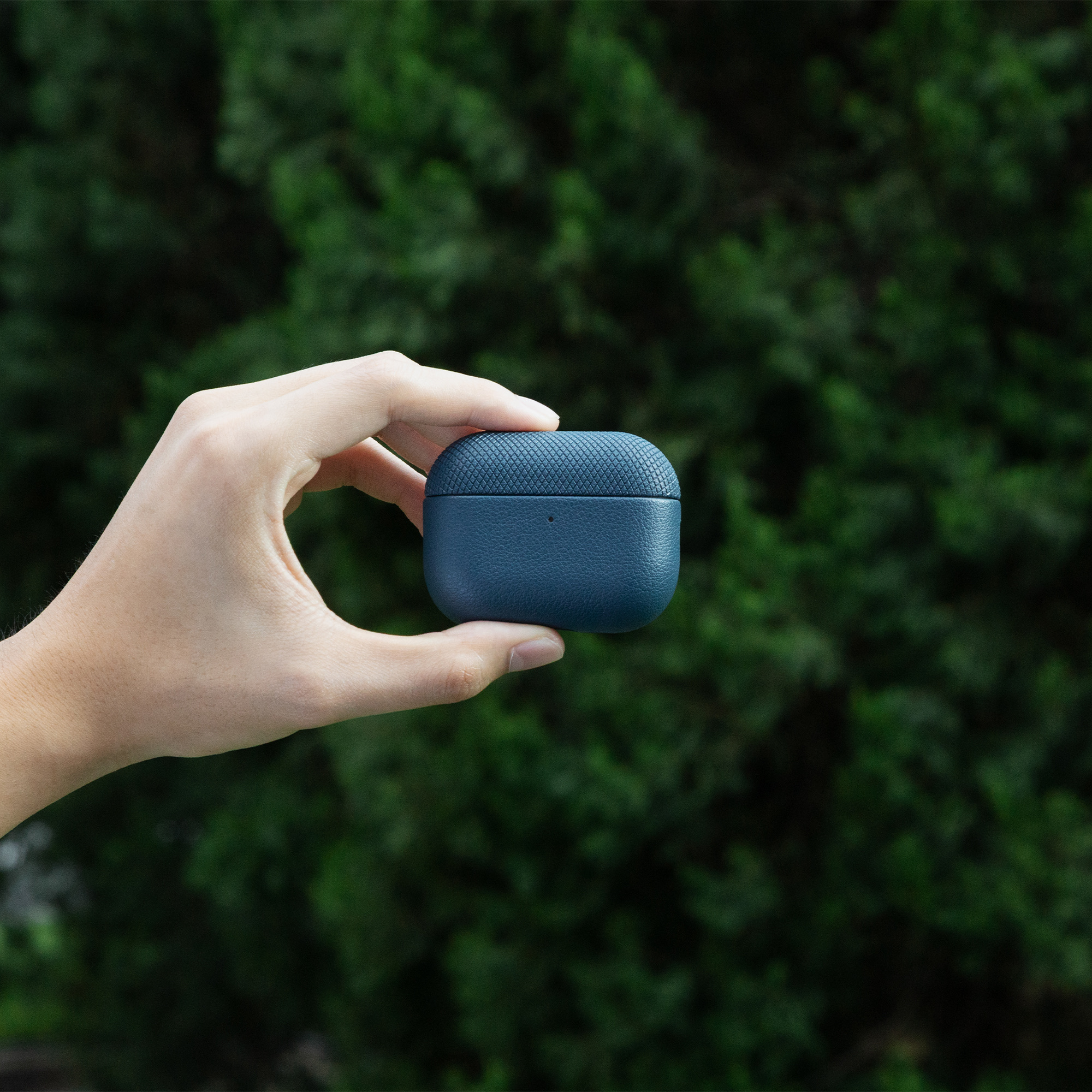 Native Union (Re)Classic Airpods Pro 3 Case - Navy-4