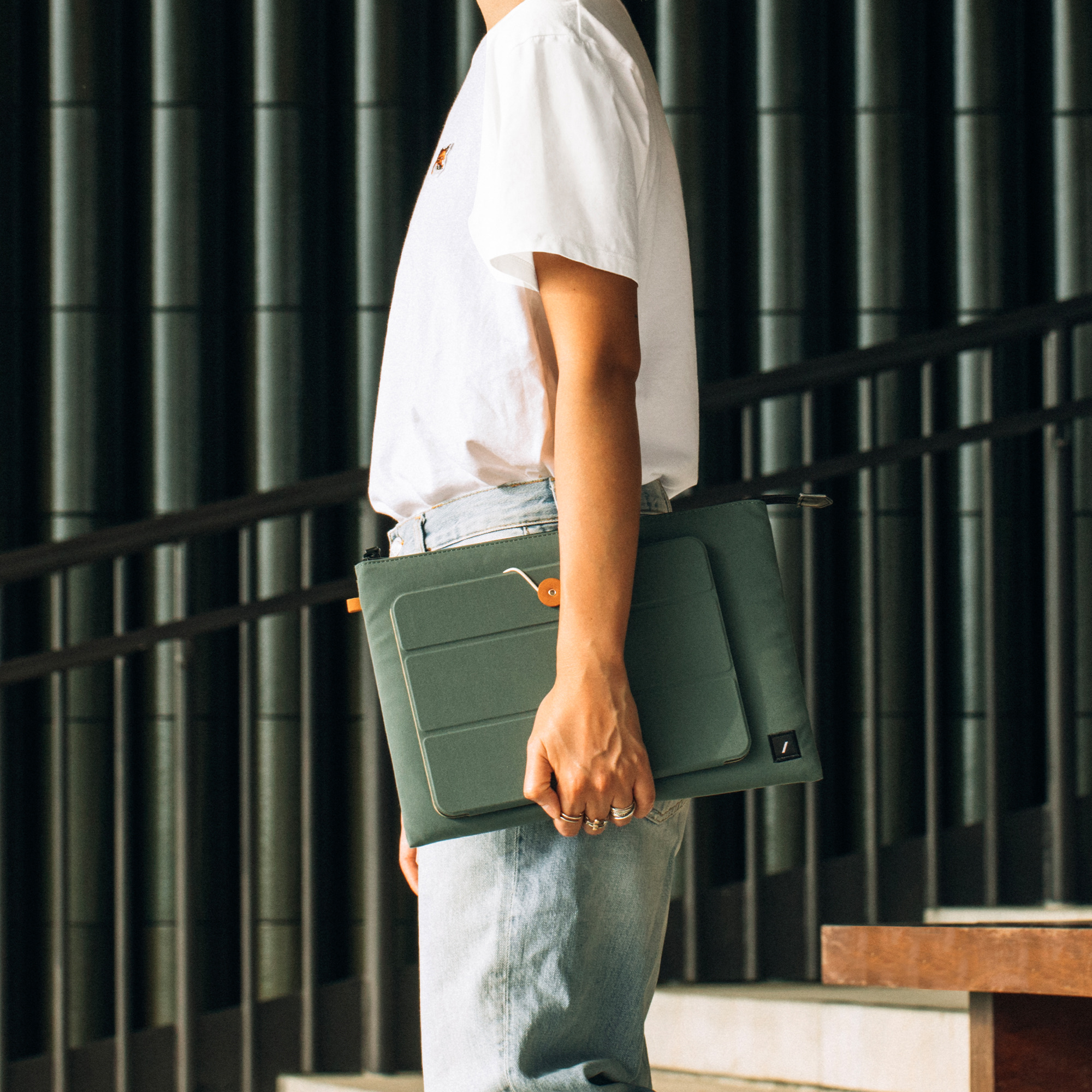 Native Union Stow Lite Sleeve For Macbook 16-inch - Slate Green-3