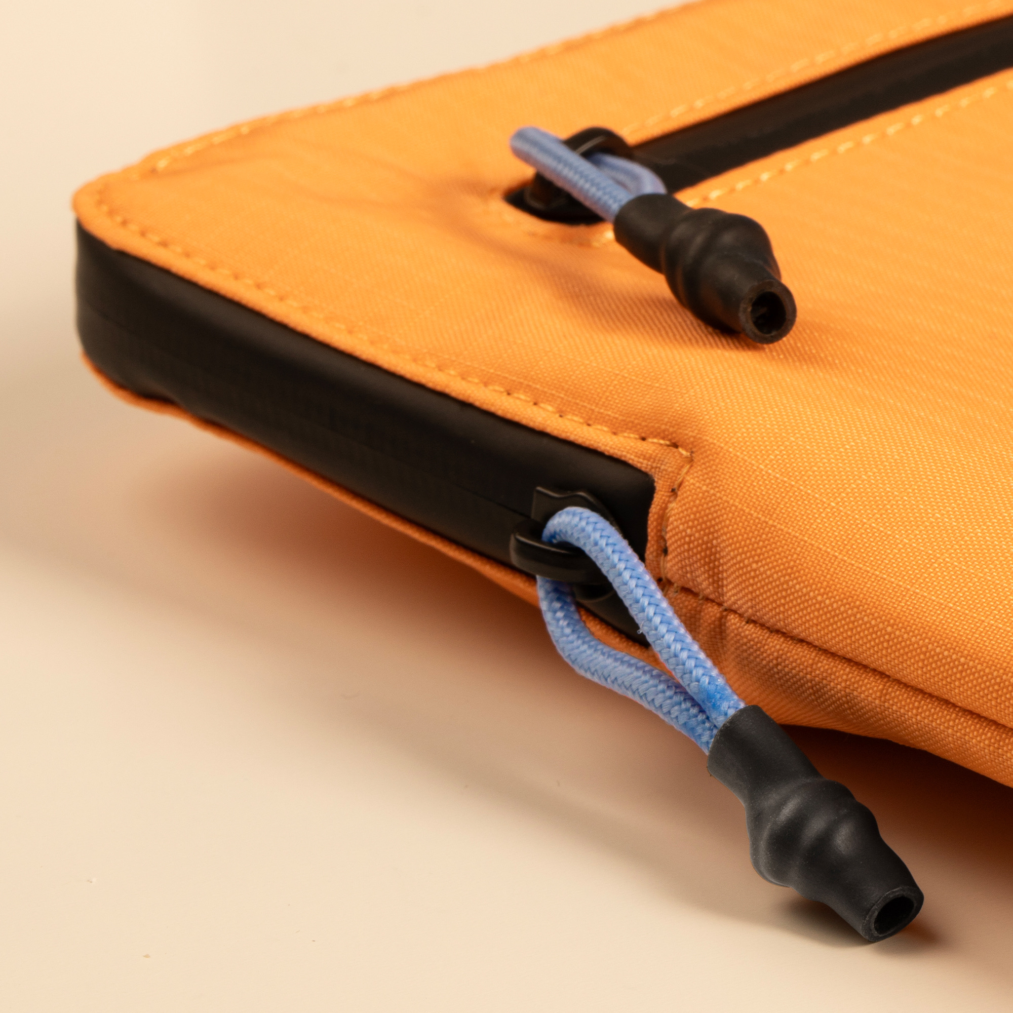 Native Union Ultralight Sleeve For Macbook 14-inch - Apricot-6