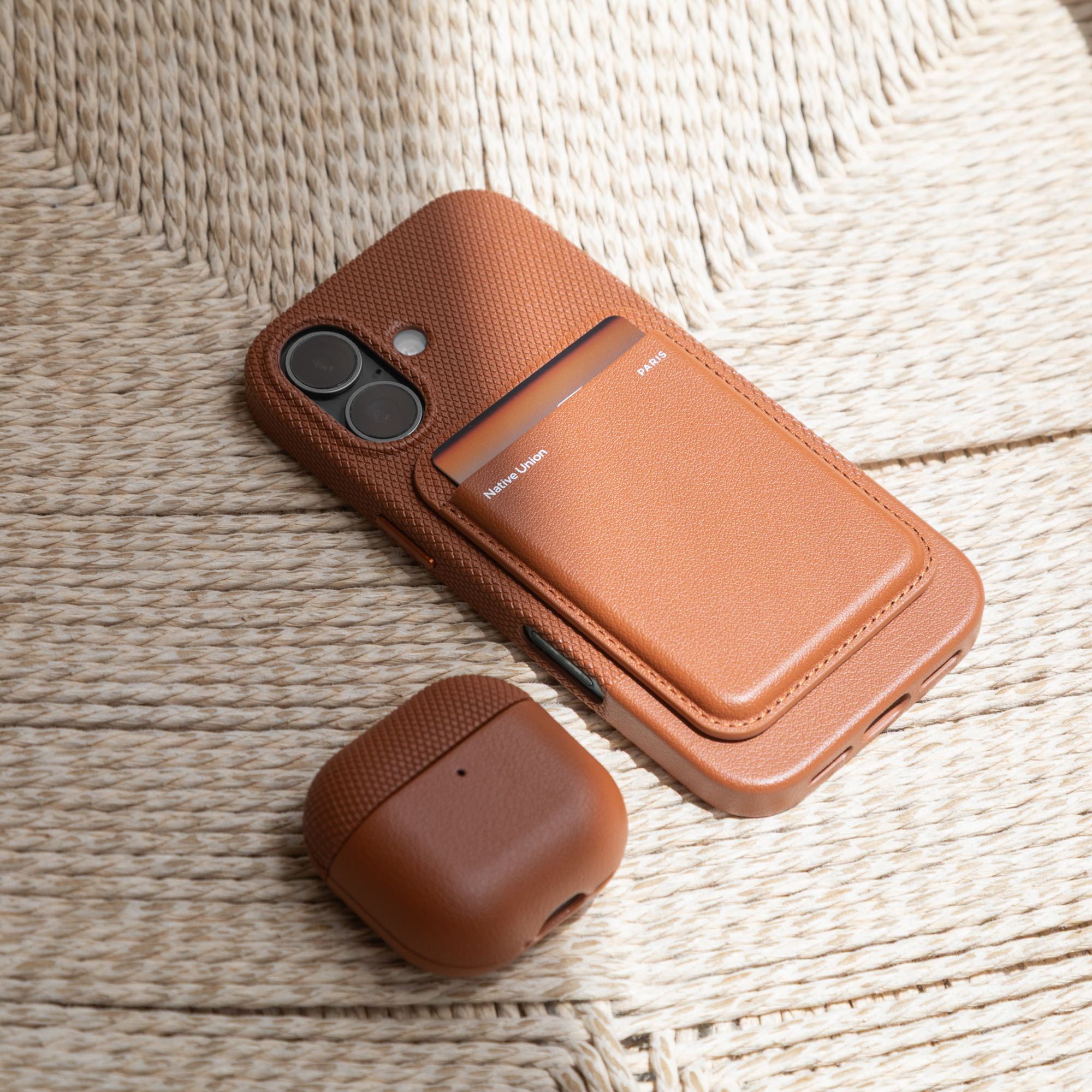 Native Union (Re)Classic Airpods 4 Case - Tan-2