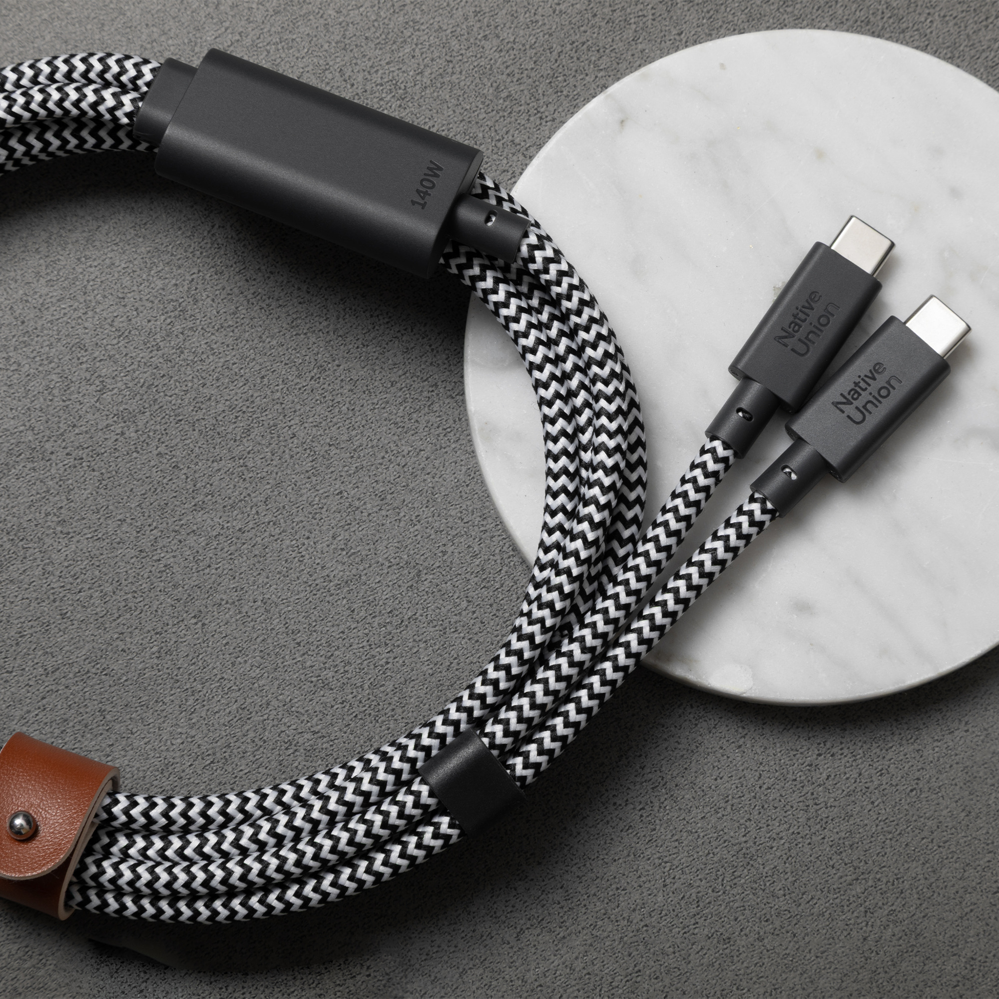 Kabel NATIVE UNION Belt Cable 2-in-1 USB-C (140 W, PD 3.1, dva USB-C konektora za uređaje, zebra boja)-1