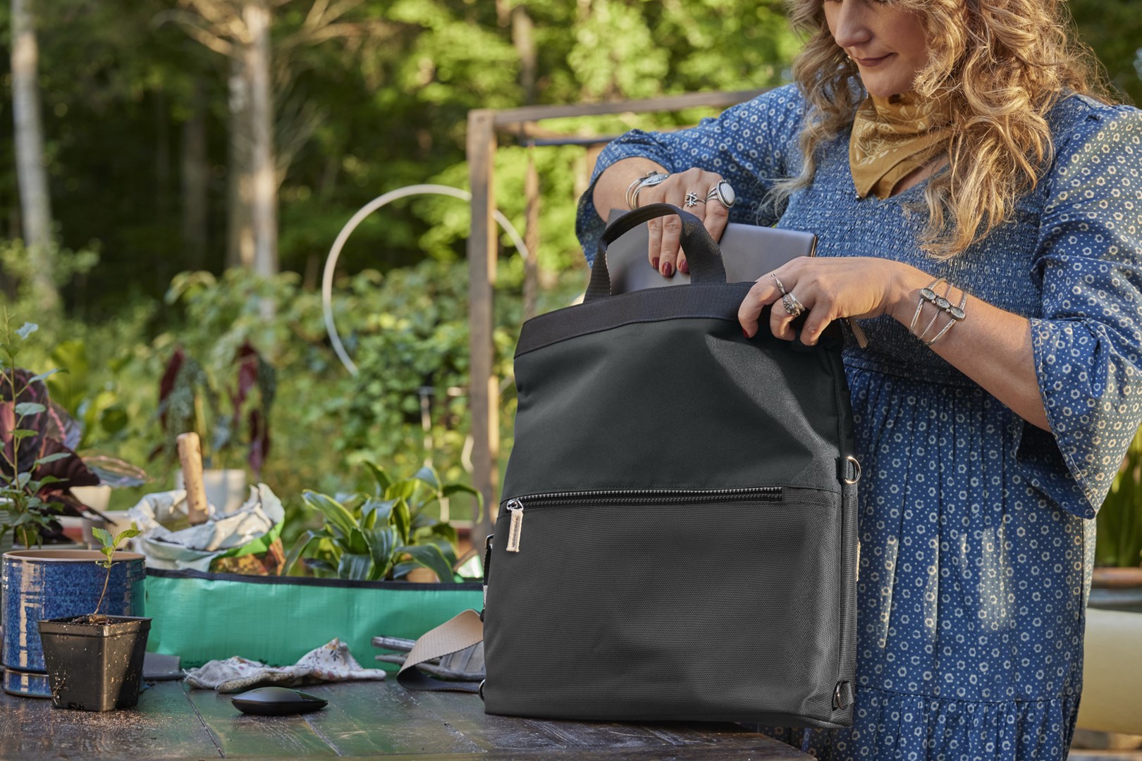 HP 14-inch Convertible Laptop Backpack Tote-2