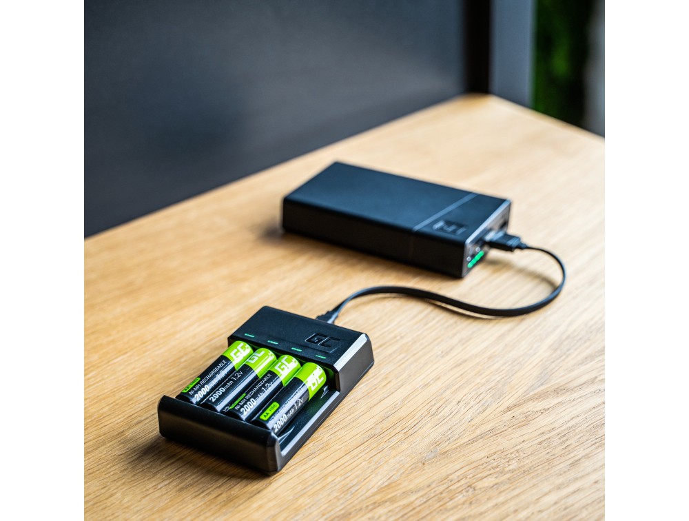 Set punjač i baterije GREEN CELL VitalCharger (4x AA 2000 mAh Ni-MH)